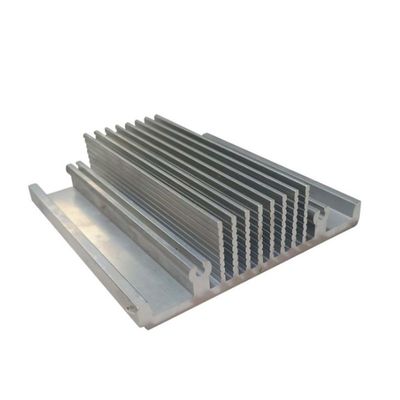Versatile Aluminium-Extrusionswärmeschwimmer ästhetische kundenspezifische Silberwärmeschwimmer